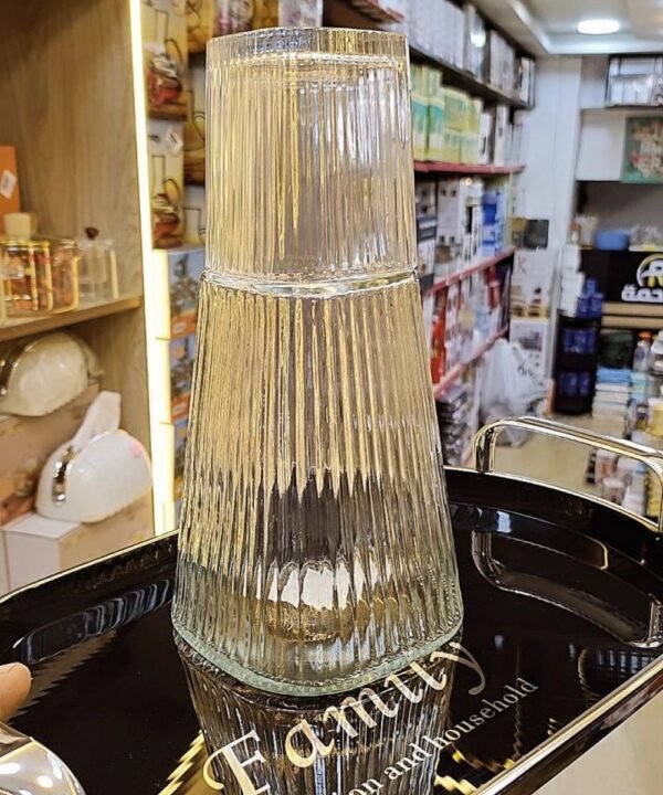 ابريق مياه ليلي من الزجاج بخطوط عمودية بسيطة مع كوب زجاجي - Image 3